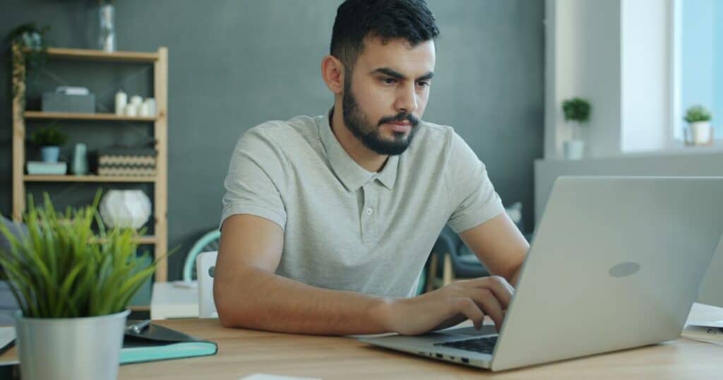 plan de automatización sitio web bilingüe en español e inglés 2026